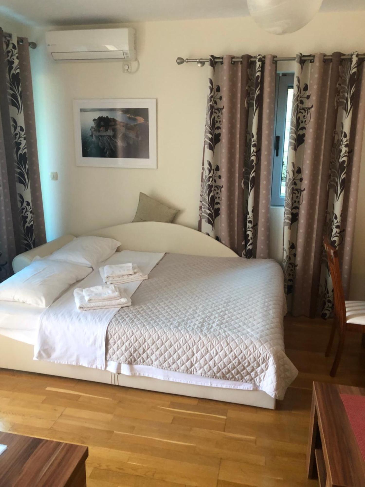 Apartments Rafailovic Ljubo 라파일로비치 외부 사진