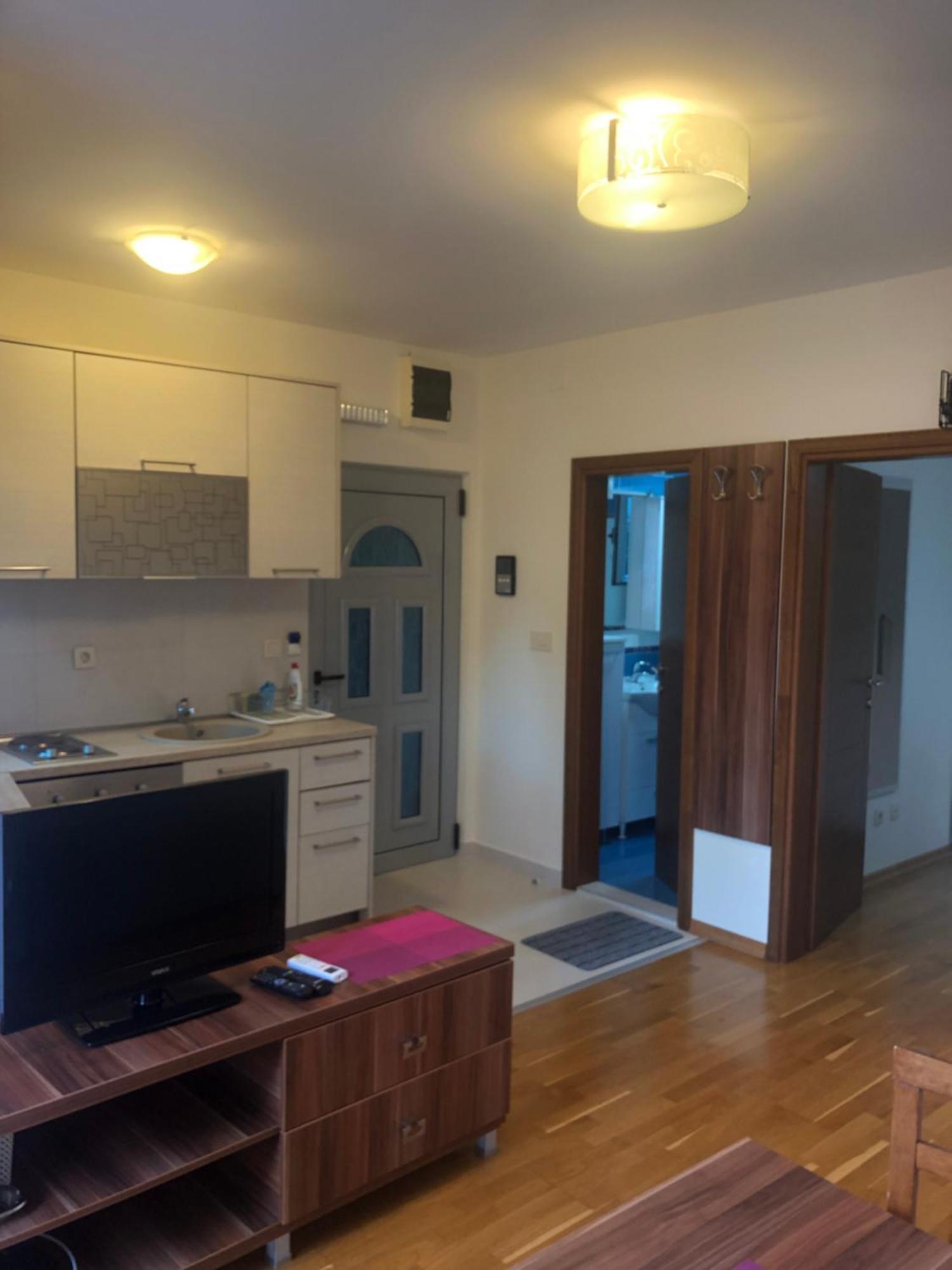 Apartments Rafailovic Ljubo 라파일로비치 외부 사진